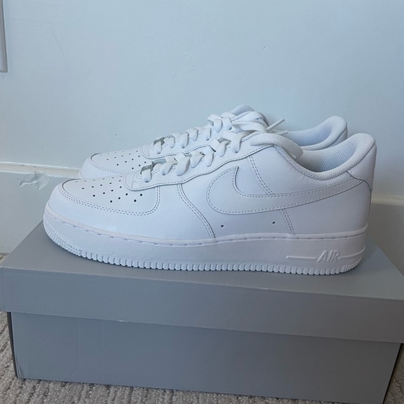 Air Force 1 Men’s Nike Shoes - Picture 2 of 5
